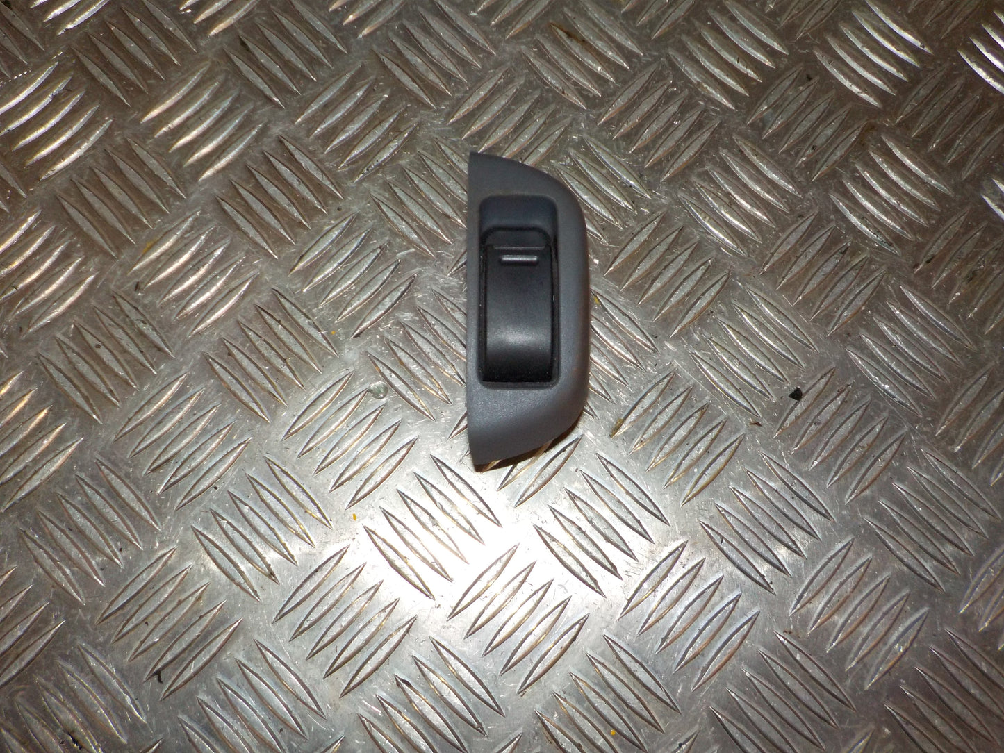 Toyota Aygo Kontakt Rudehejs Med OEM Nr. Ophugger Fra Toyota Ophugger