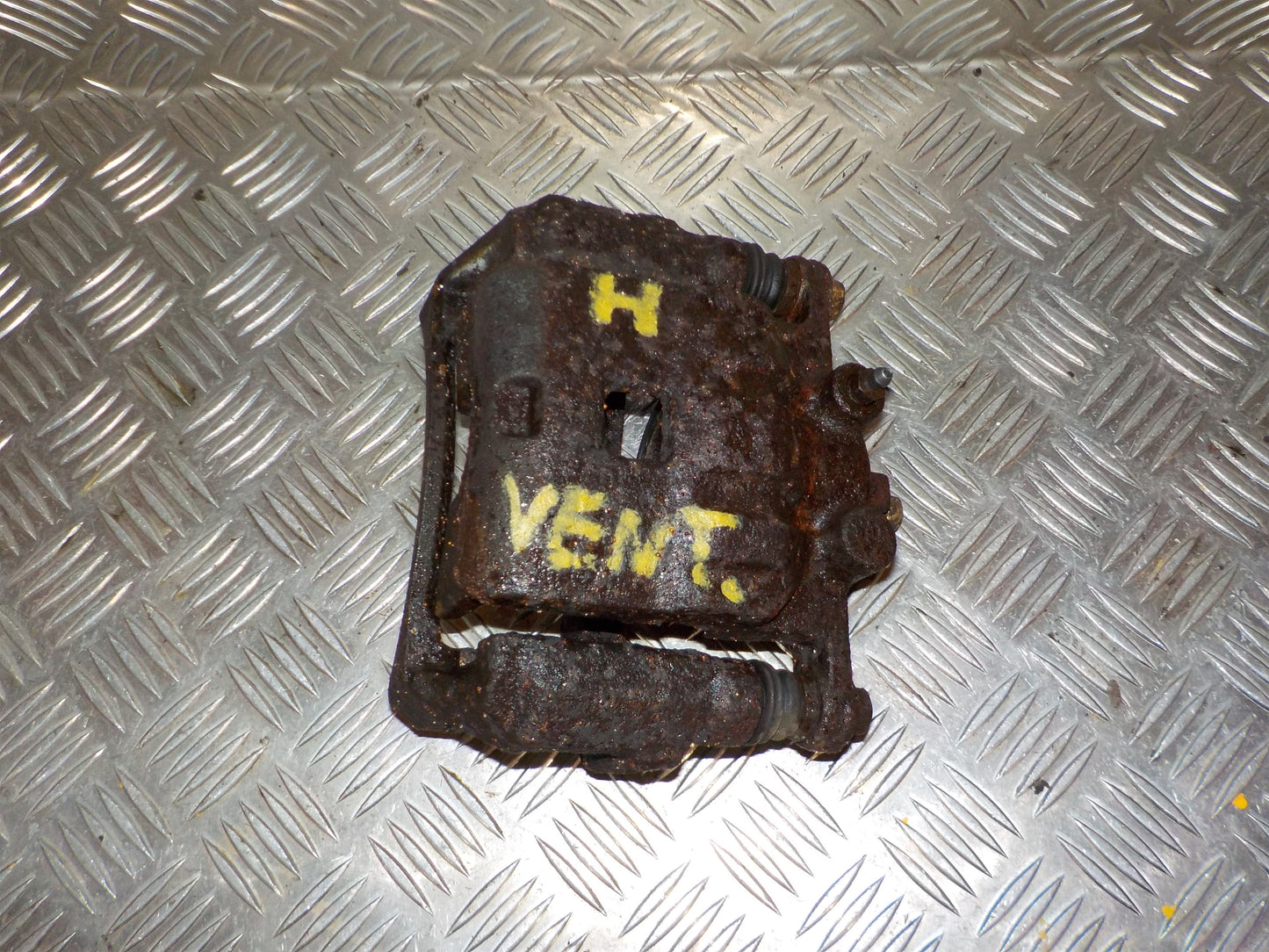 Mazda 2 De Bremsekaliber Hf Med OEM Nr. Ophugger Fra Mazda Ophugger