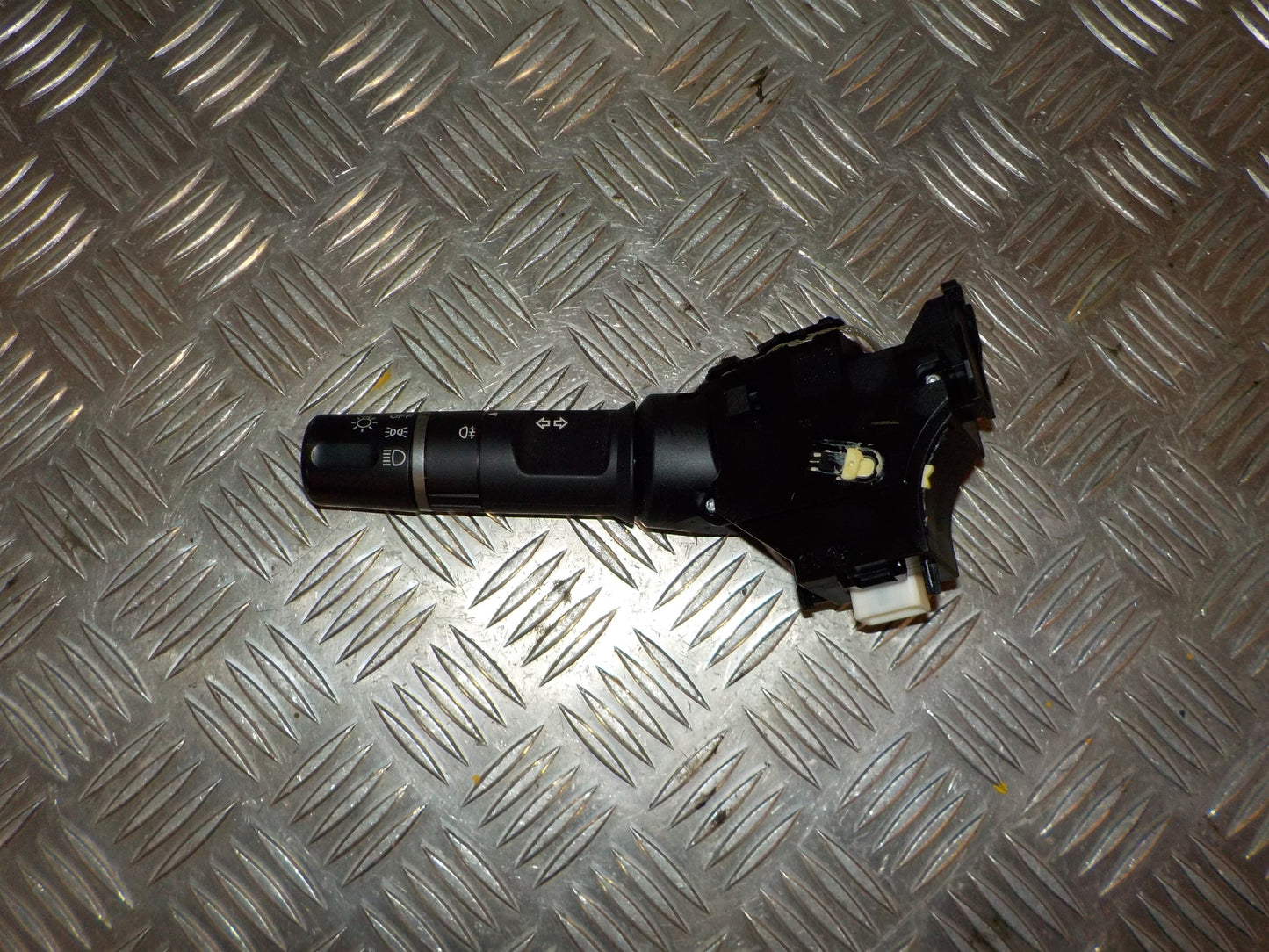 Mazda 2 DE Kontakt Blink Med OEM Nr. DF7166122 Fra Mazda Ophugger