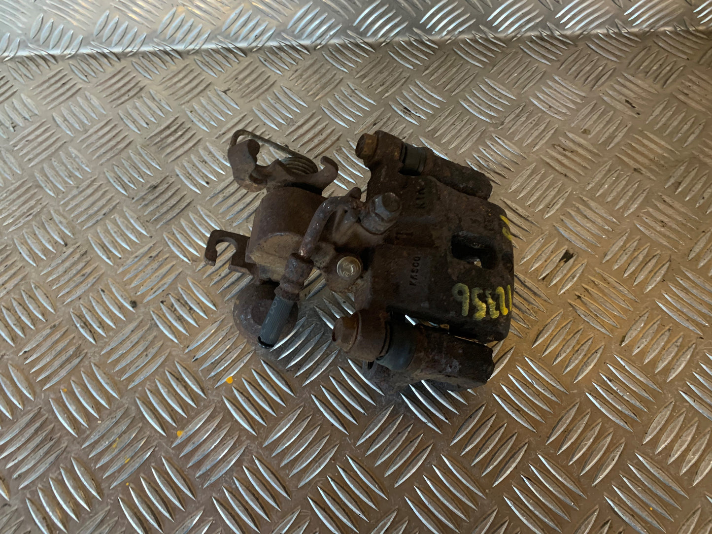 Kia Picanto Bremsekaliber Vb Med OEM Nr. 5831007310 Fra Kia Ophugger