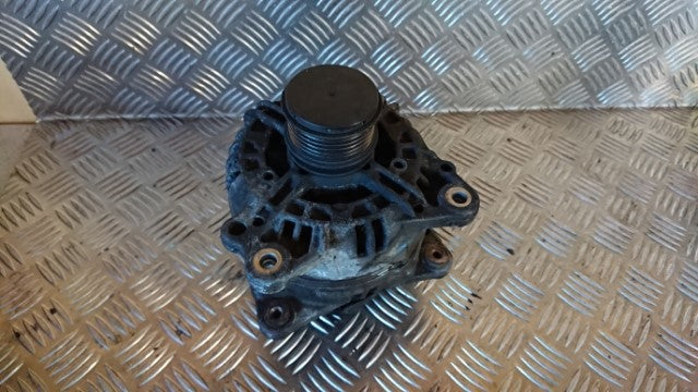 Skoda Octavia Generator Med OEM Nr. 038903018Q Fra Skoda Ophugger