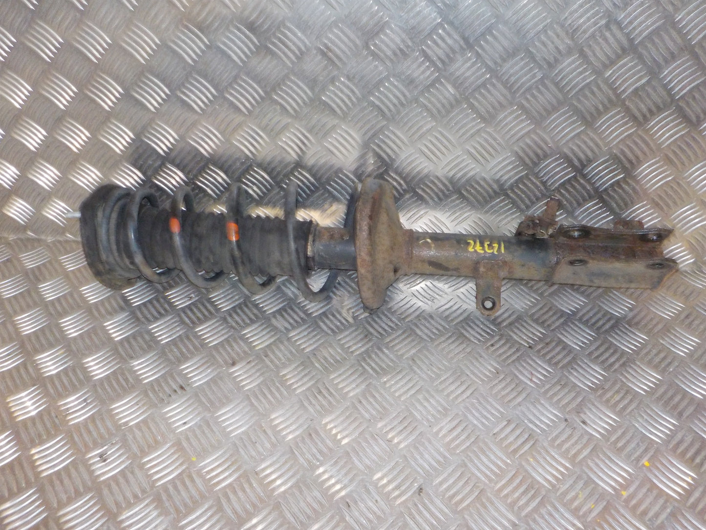 Toyota Avensis Fjederben Bag H Med OEM Nr. Ophugger Fra Toyota Ophugger