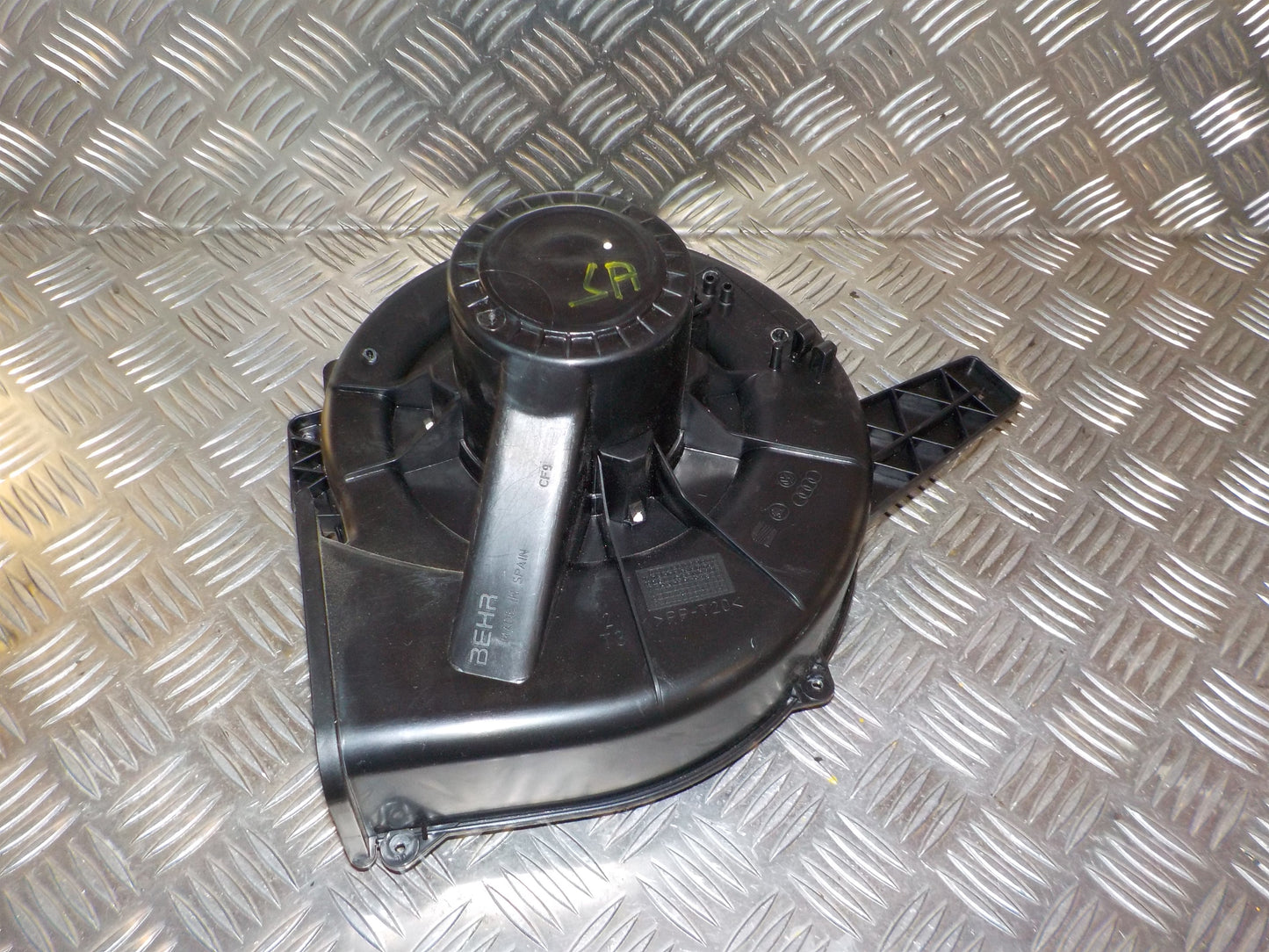 VW Polo 6R Varmeblæser Med OEM Nr. 6R1819015 Fra VW Ophugger