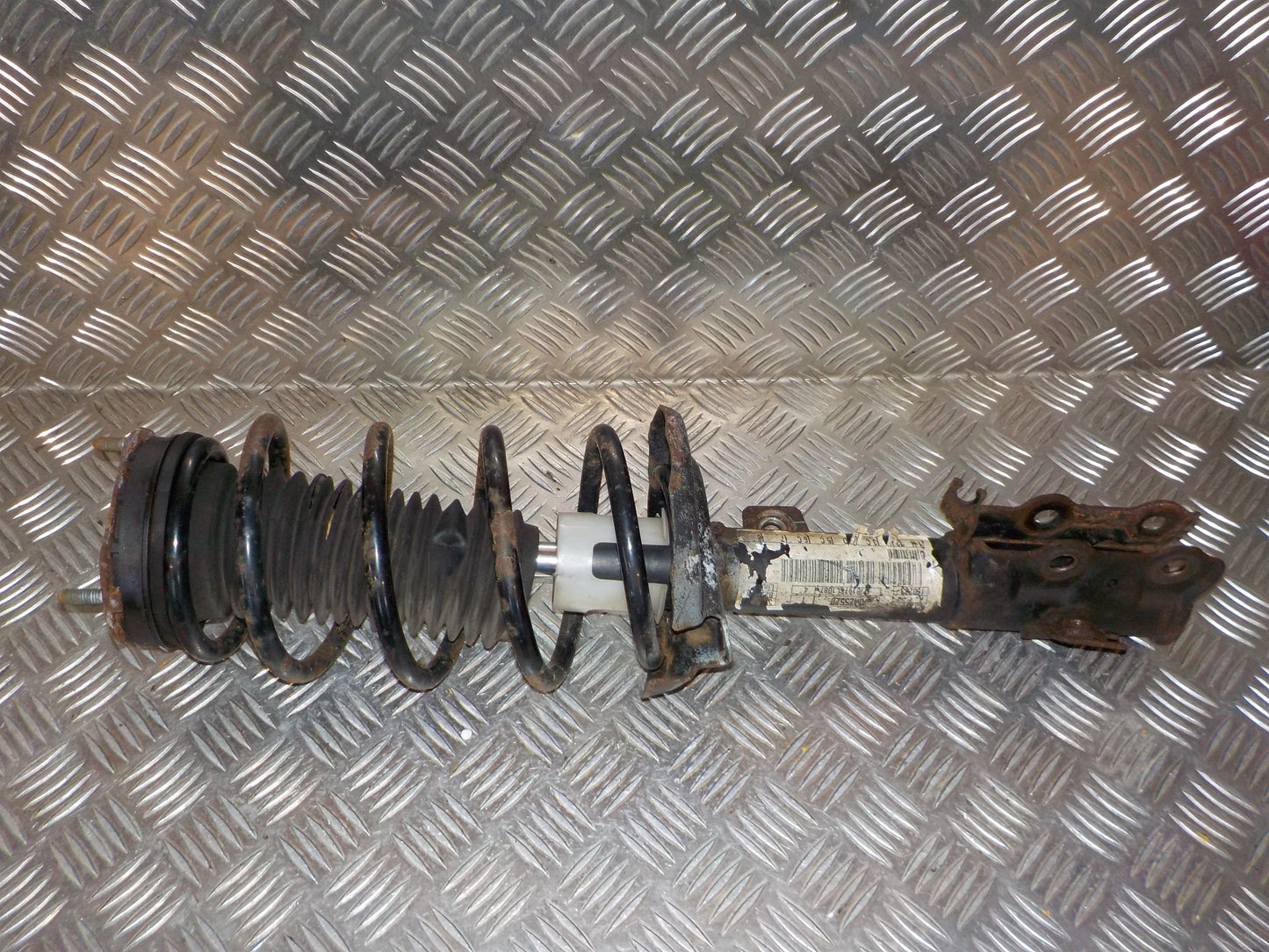 Ford Fiesta 7 Fjederben For V Med OEM Nr. 1713958 Fra Ford Ophugger