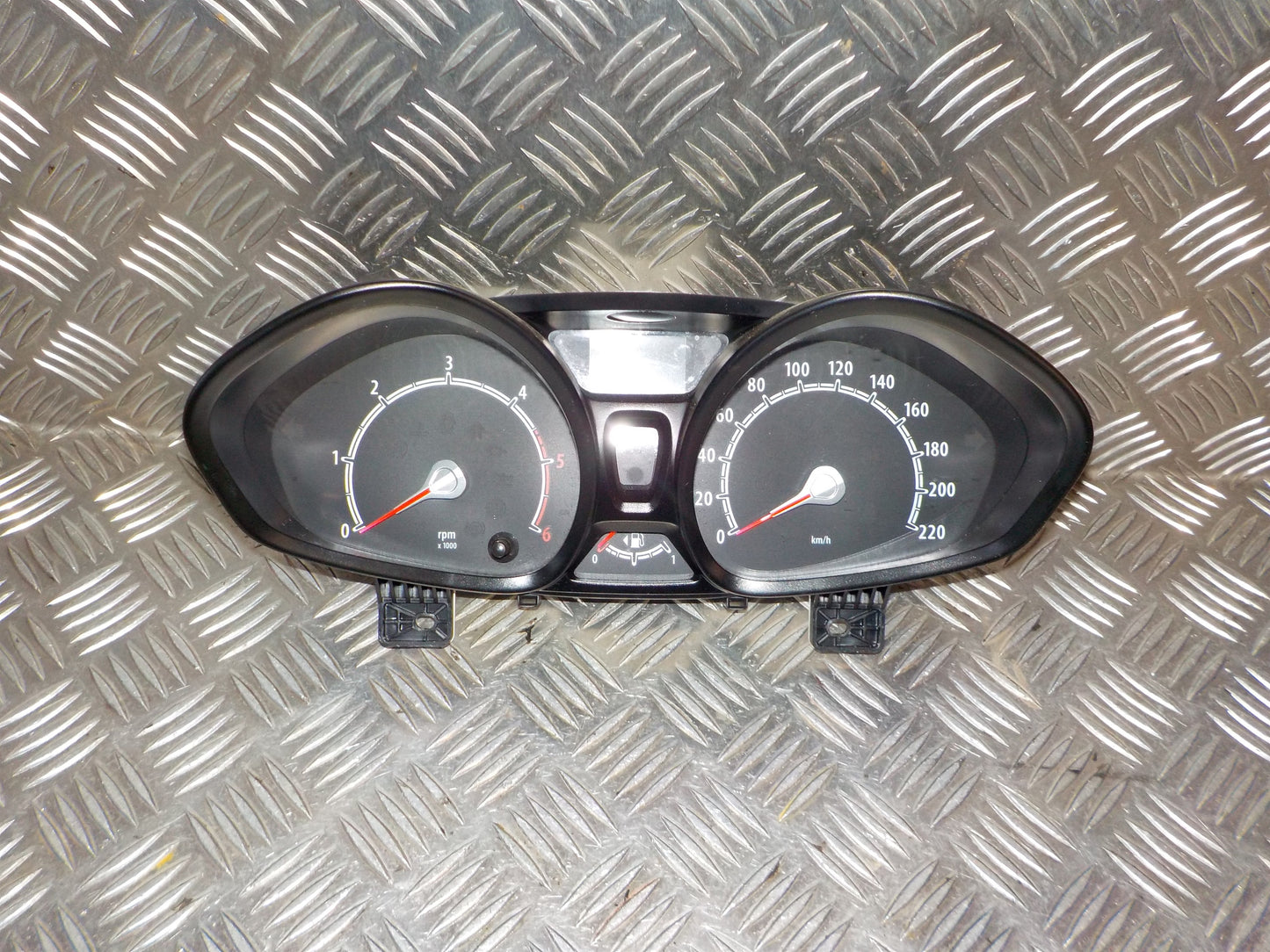 Ford Fiesta 7 Speedometer - Instrument Med OEM Nr. 8A6T10849CM Fra Ford Ophugger
