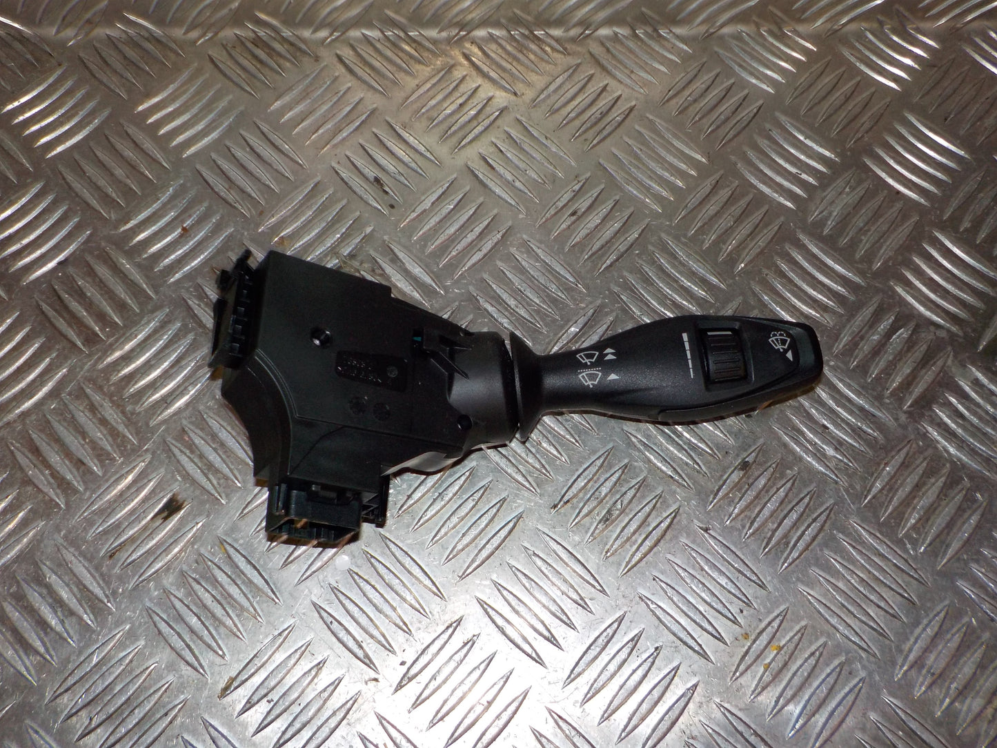 Ford Fiesta 7 Kontakt Visker Med OEM Nr. 8A6T17A553AC Fra Ford Ophugger