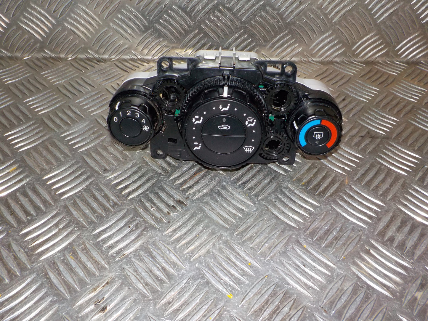 Ford Fiesta 7 Varmeregulering Med OEM Nr. 8A6116549CE Fra Ford Ophugger