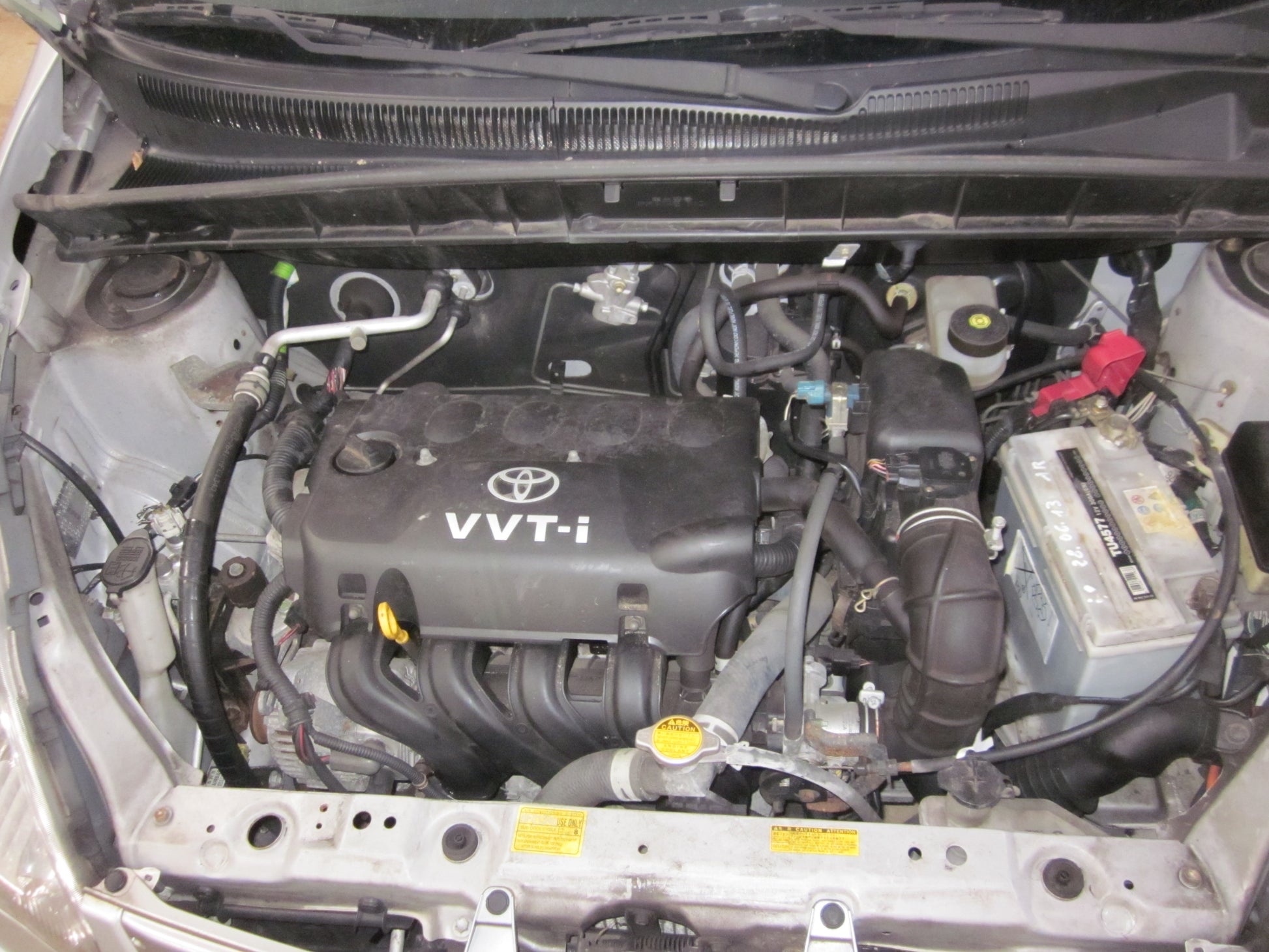 Toyota Yaris Verso Pluk-Selv-Bil Med OEM Nr. Ophugger Fra Toyota Ophugger