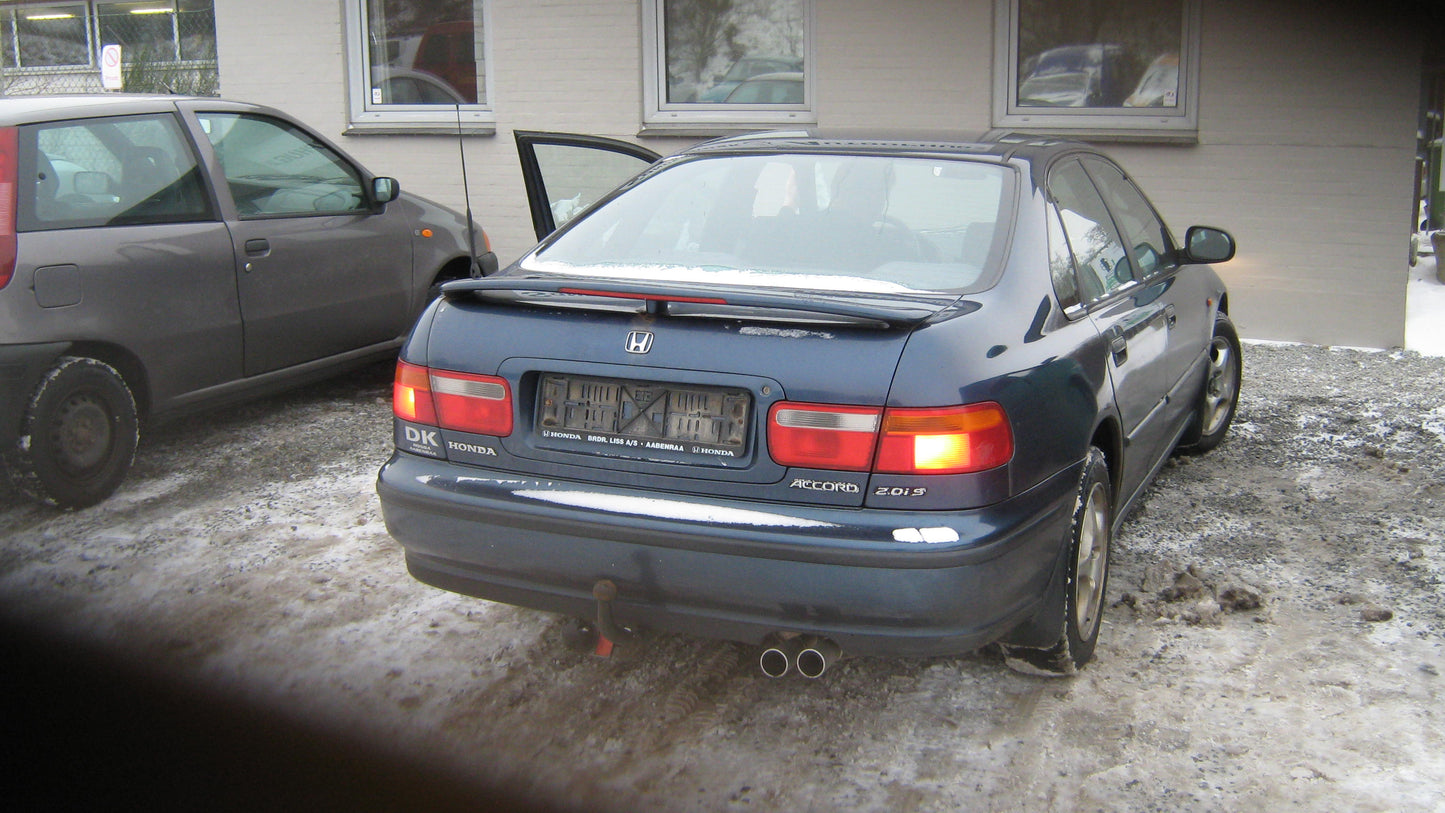 Honda Accord 4/D-5/D CE Pluk-Selv-Bil Med OEM Nr. Ophugger Fra Honda Ophugger