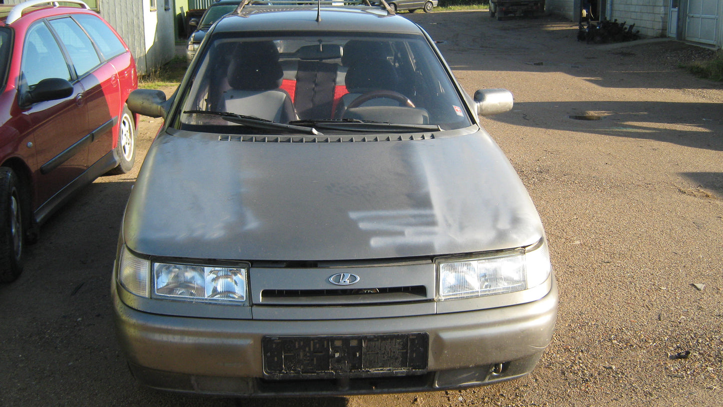 Lada 110/111/112/115 Pluk-Selv-Bil Med OEM Nr. Ophugger Fra Lada Ophugger