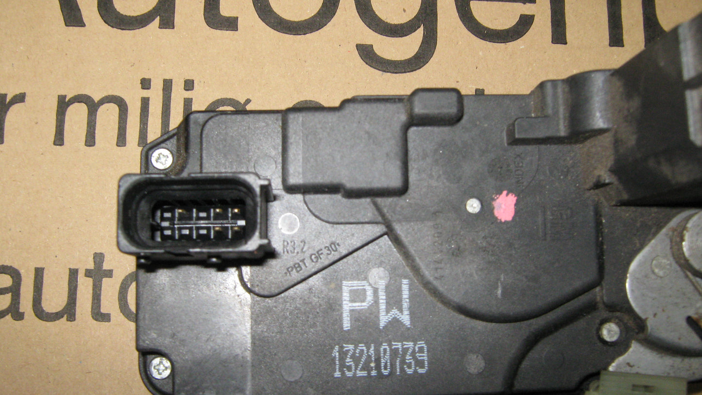 Opel Astra H Dørlås Med OEM Nr. 13210749 Fra Opel Ophugger