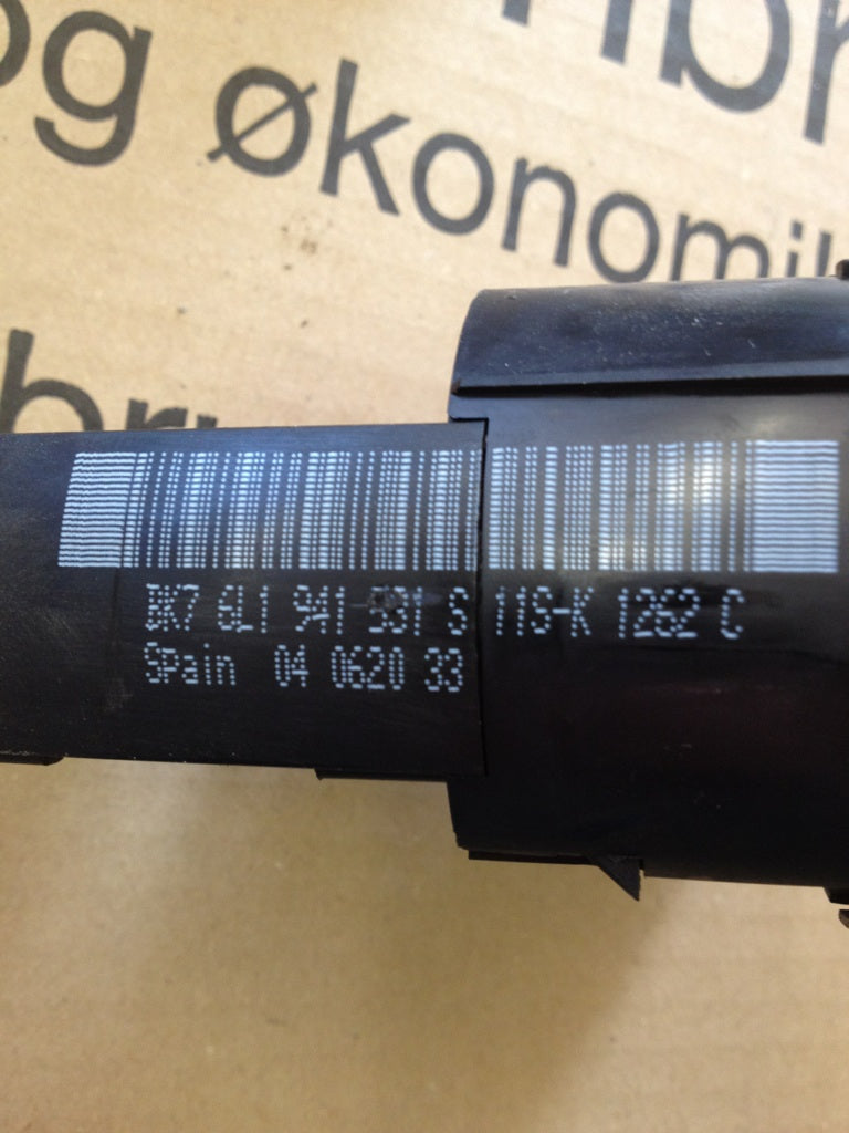 Seat Ibiza 6L Kontakt Lys Med OEM Nr. Ophugger Fra Seat Ophugger