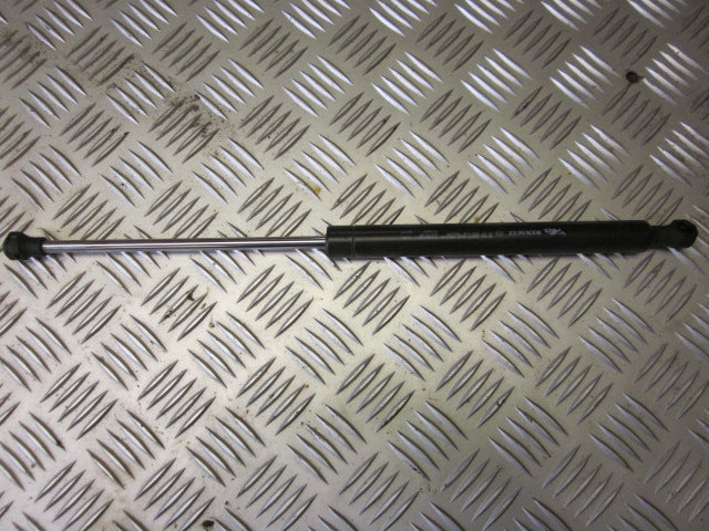 Renault Clio 3 Bagklapsdæmper Med OEM Nr. Ophugger Fra Renault Ophugger