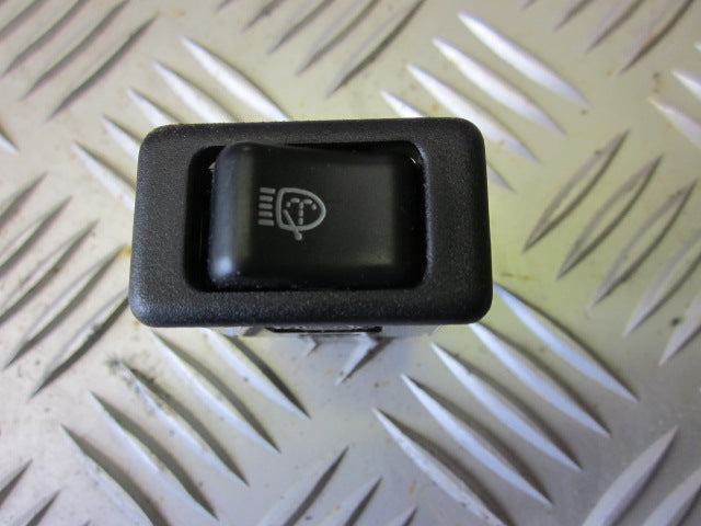 Nissan Almera N16 Kontakt Diverse Med OEM Nr. Ophugger Fra Nissan Ophugger