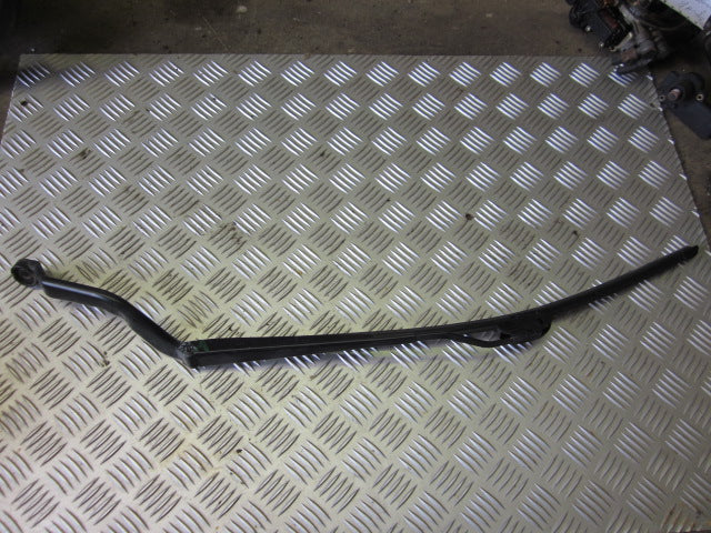 Nissan Almera N16 Viskerarm Med OEM Nr. Ophugger Fra Nissan Ophugger
