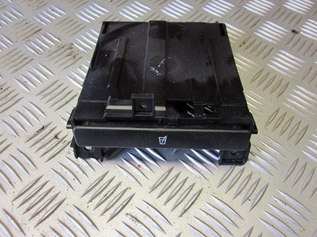Nissan Almera N16 Kopholder Med OEM Nr. Ophugger Fra Nissan Ophugger