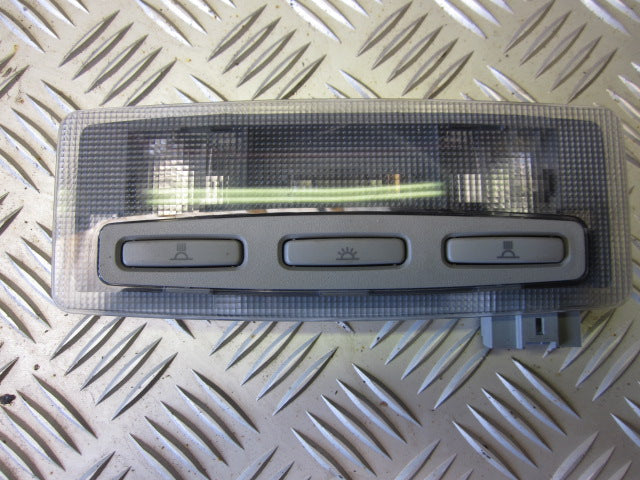 Nissan Almera N16 Loftslys Med OEM Nr. Ophugger Fra Nissan Ophugger
