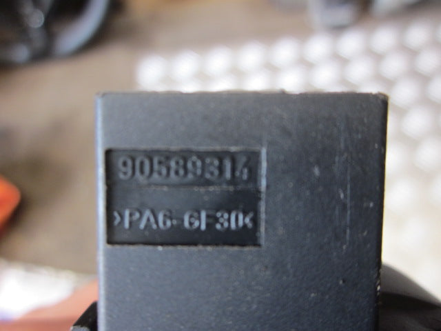 Opel Zafira A Ratlås Bundstykke Med OEM Nr. Ophugger Fra Opel Ophugger