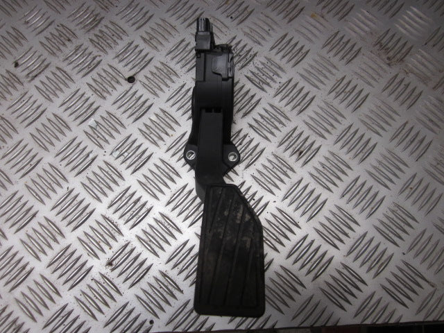 Suzuki Alto Speederpedal Med OEM Nr. Ophugger Fra Suzuki Ophugger