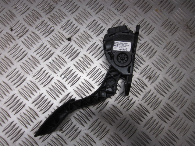 Suzuki Alto Speederpedal Med OEM Nr. Ophugger Fra Suzuki Ophugger