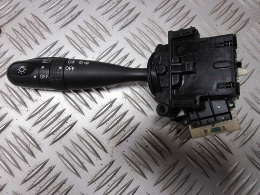 Suzuki Alto Kontakt Blink Med OEM Nr. 37210M68K01 Fra Suzuki Ophugger