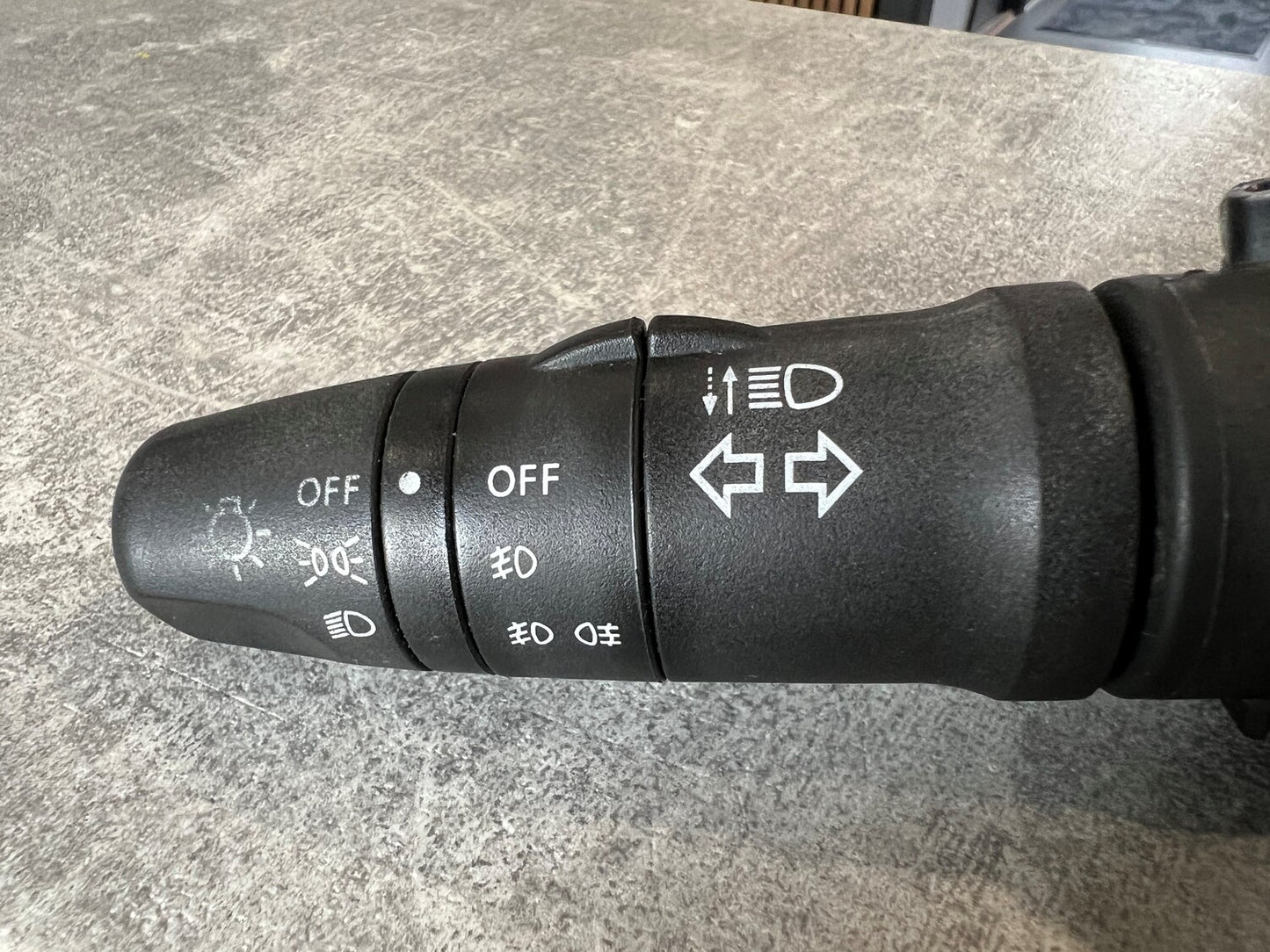 Nissan Primera P12 Kontakt Lys/Blink Med OEM Nr. 25540AV600 Fra Nissan Ophugger
