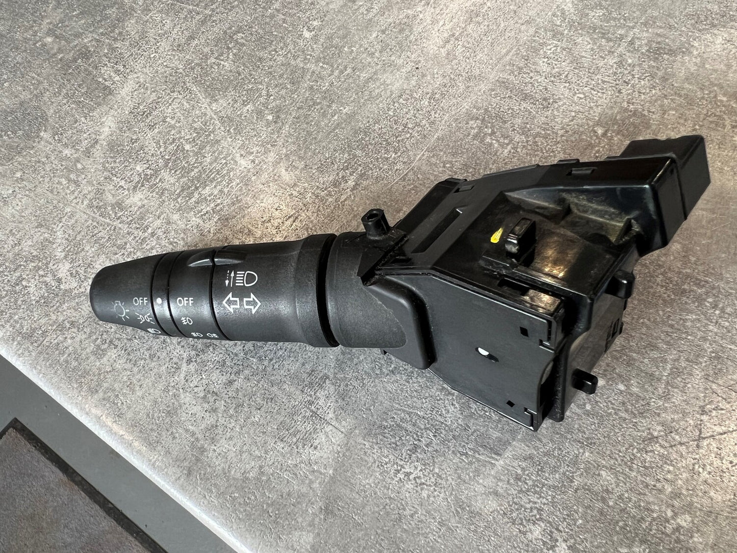 Nissan Primera P12 Kontakt Lys/Blink Med OEM Nr. 25540AV600 Fra Nissan Ophugger