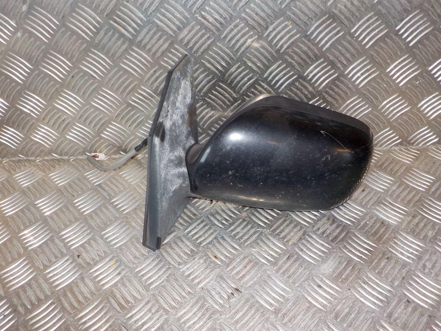 Toyota Corolla E12 Sidespejl Med OEM Nr. 879401H020 Fra Toyota Ophugger