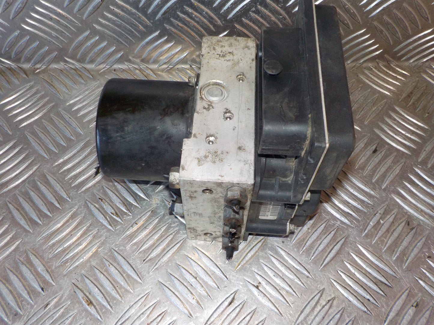 Skoda Fabia Abs Pumpe Med OEM Nr. 6R0614517L Fra Skoda Ophugger