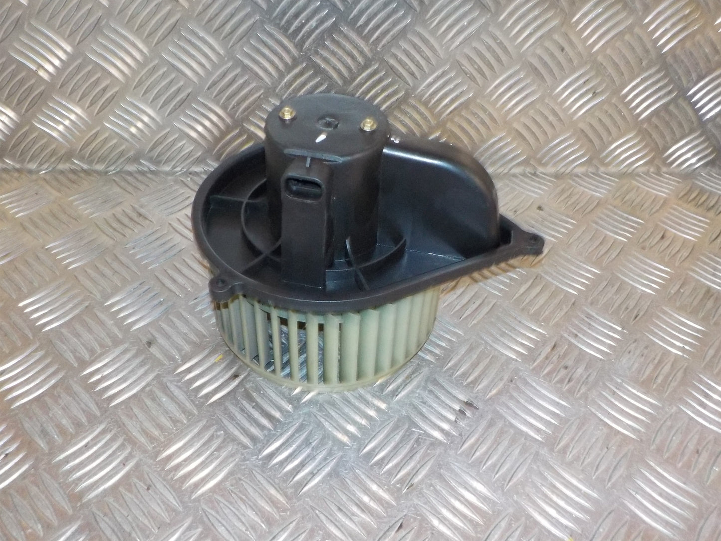 Citroen Jumper Varmeblæser Med OEM Nr. 6441S4 Fra Citroen Ophugger