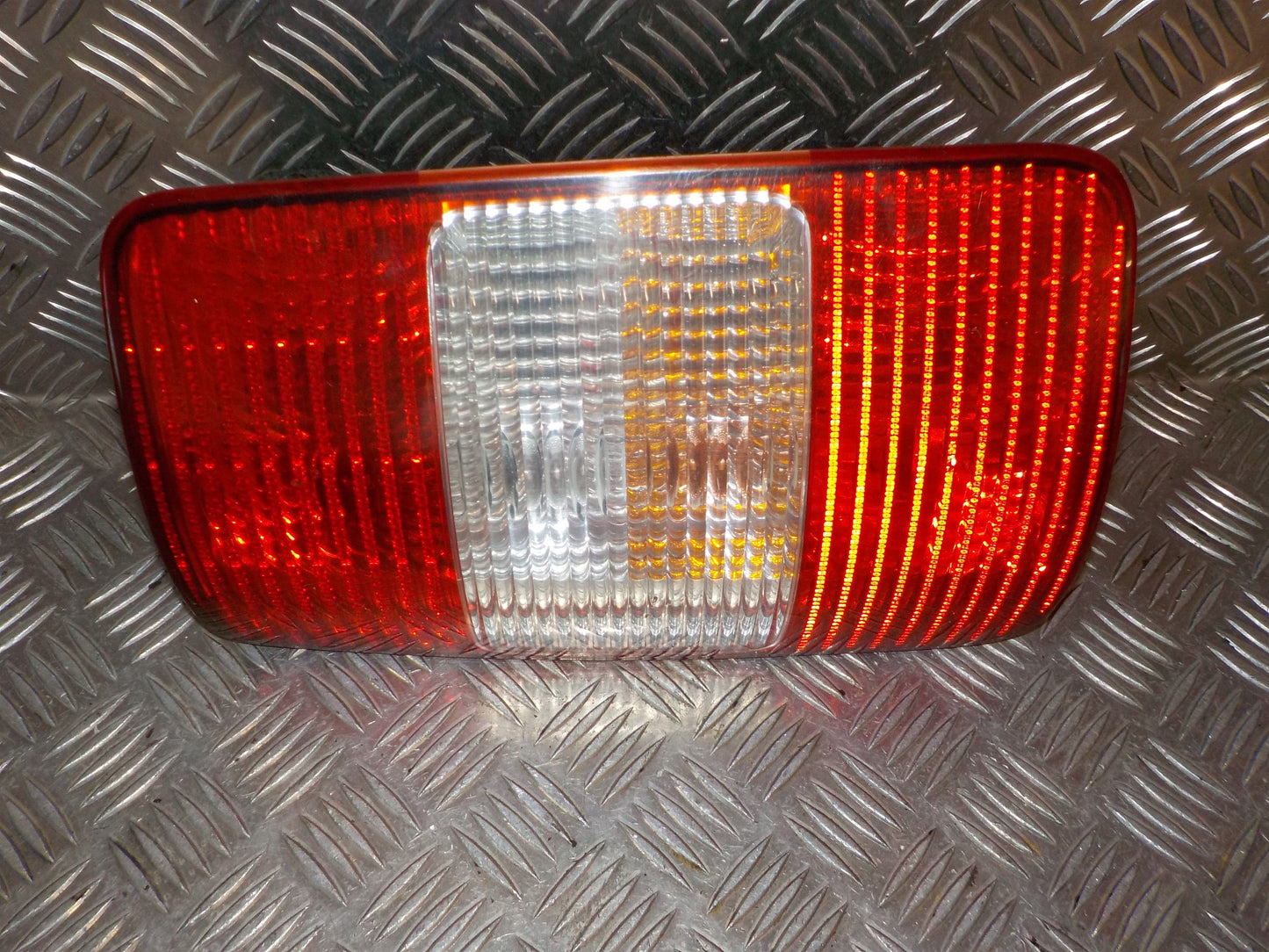 VW Caddy 2K Baglygte Med OEM Nr. 2K0945096M Fra VW Ophugger