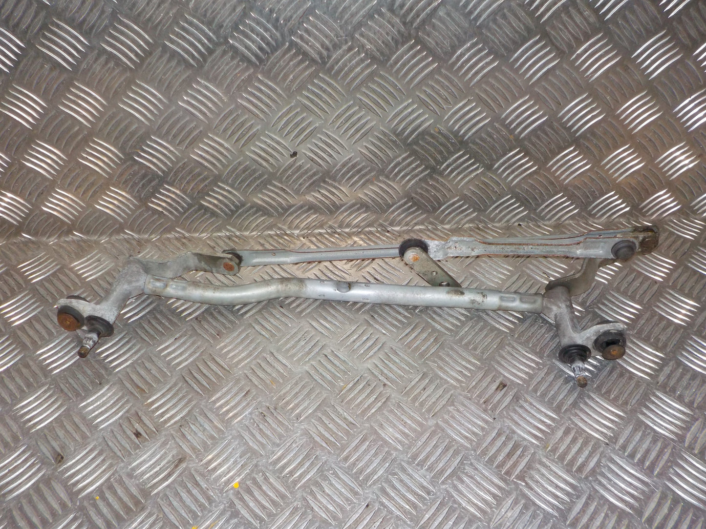 VW Caddy 2K Viskertræk Med OEM Nr. 2K1955601A Fra VW Ophugger