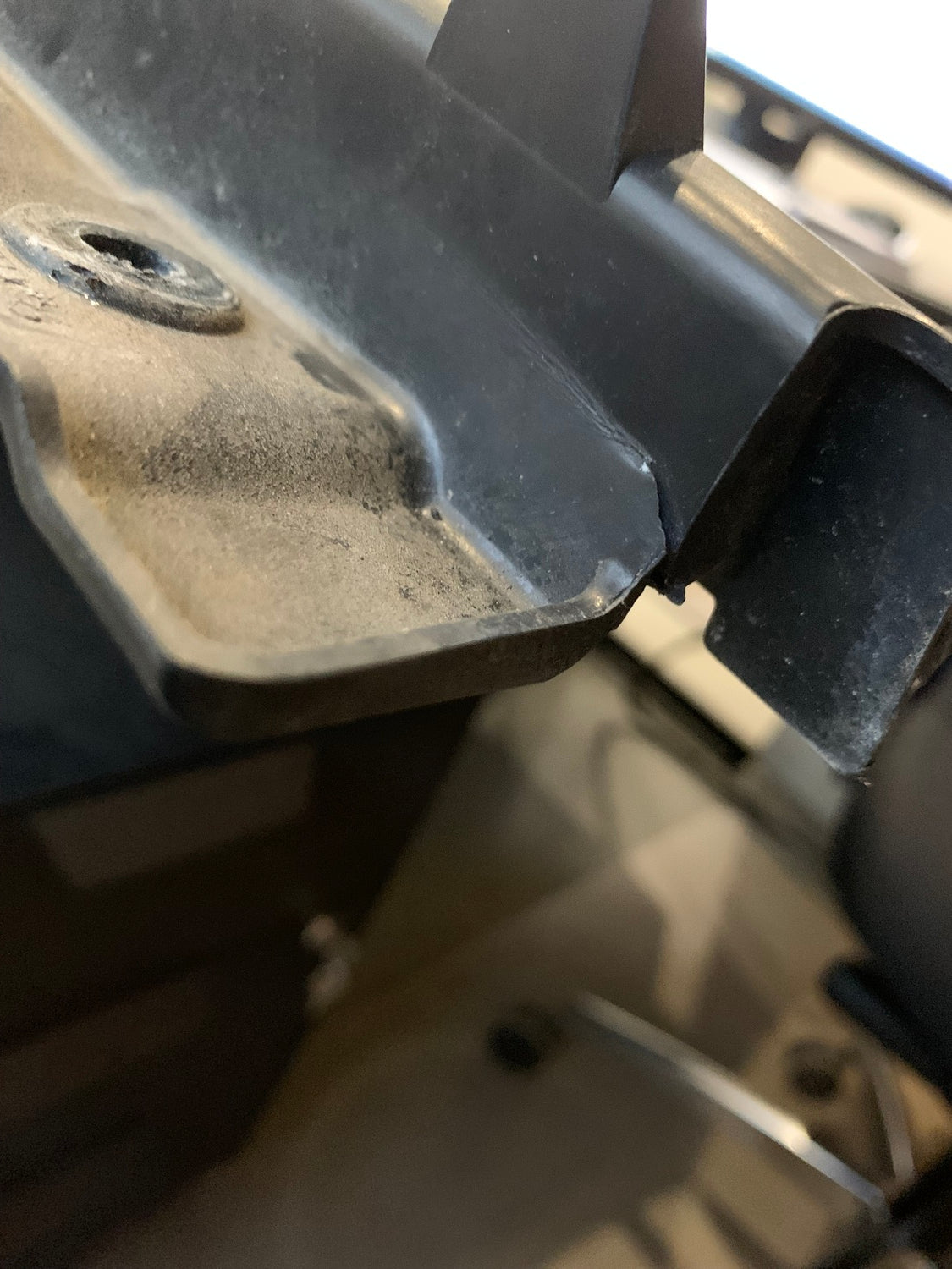 Fiat 500 Kofangerstiver Med OEM Nr. 51786783 Fra Fiat Ophugger