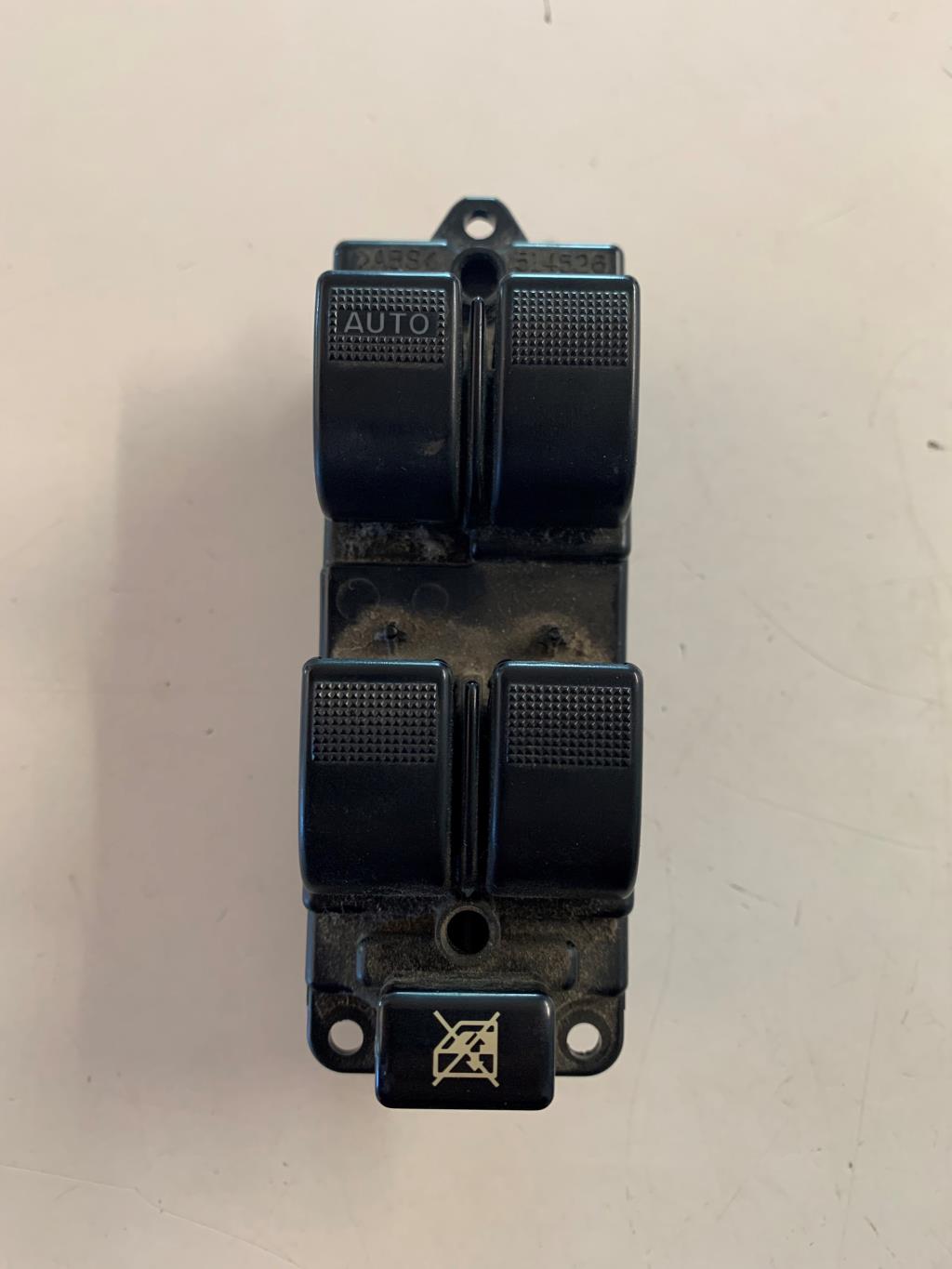 Mazda 6 GG/GY Kontakt Rudehejs Med OEM Nr. 514526 Fra Mazda Ophugger