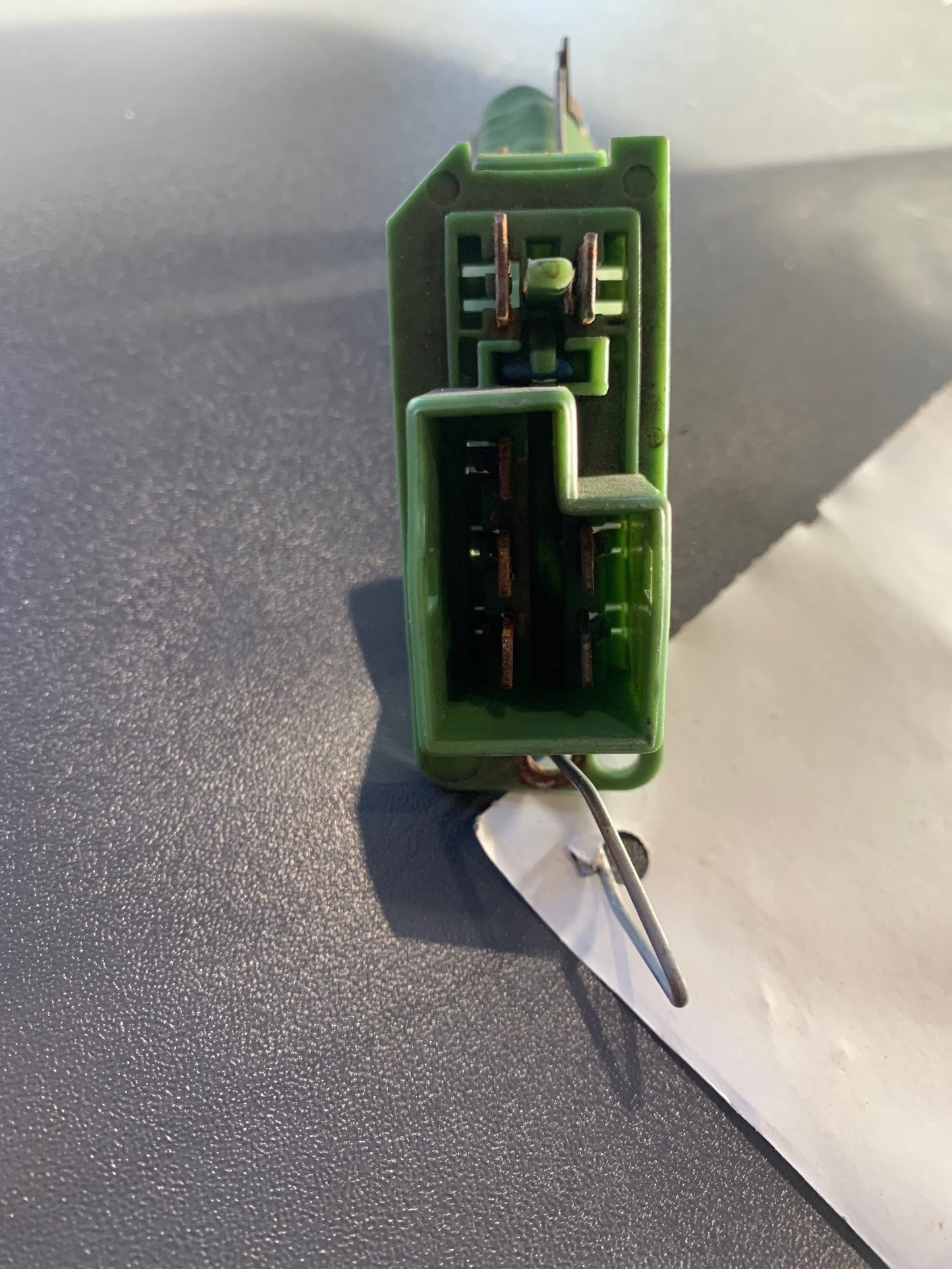 Saab 900 Varmemodstand Med OEM Nr. Ophugger Fra Saab Ophugger