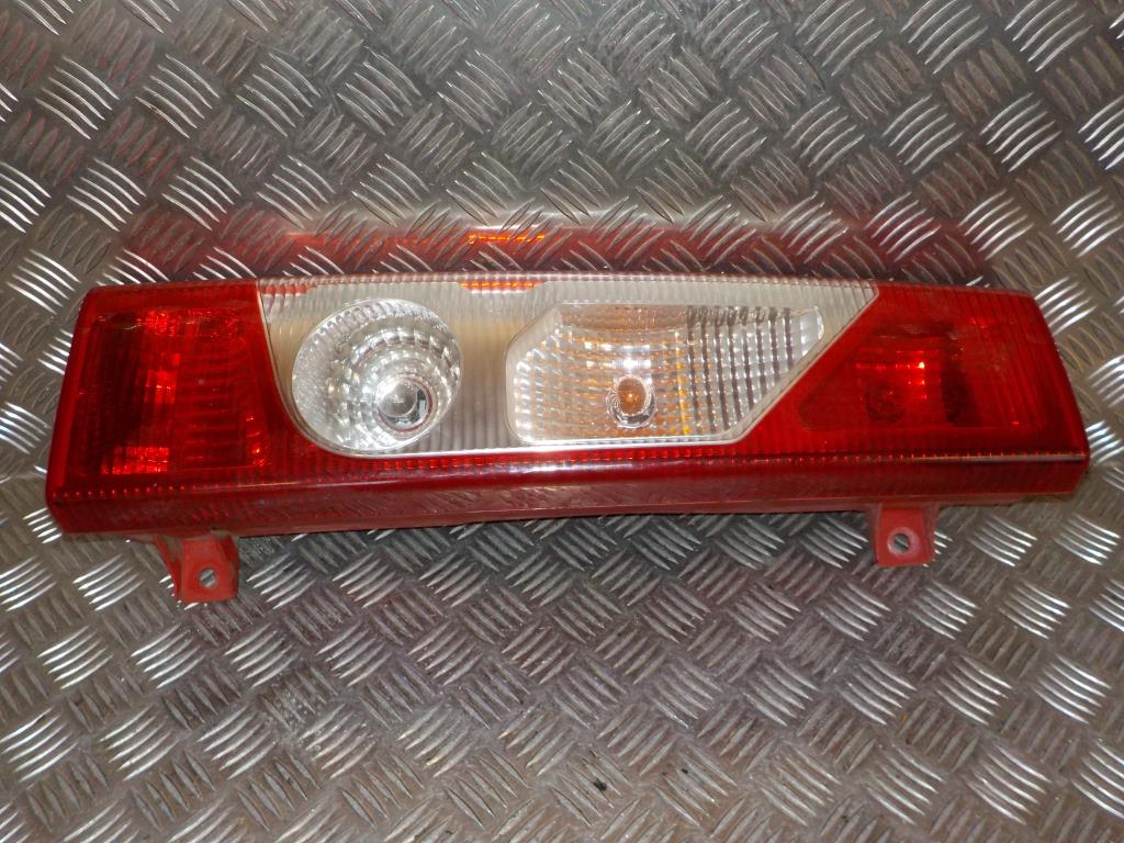 Fiat Scudo Baglygte Med OEM Nr. 9467069888 Fra Fiat Ophugger