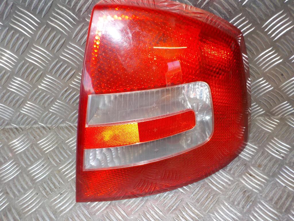 Skoda Octavia Baglygte Med OEM Nr. 1Z5945112A Fra Skoda Ophugger