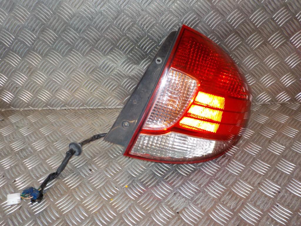 Kia Rio Dc Baglygte Med OEM Nr. 92402FD070 Fra Kia Ophugger