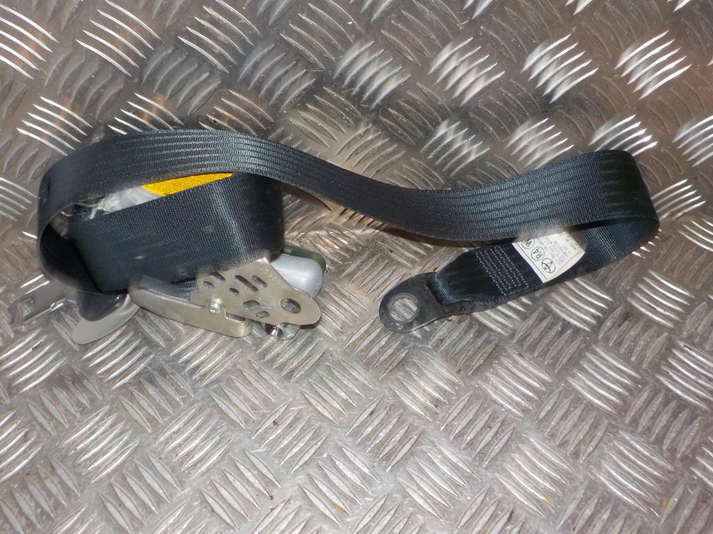 Toyota Corolla Verso Sikkerhedsseler For Med OEM Nr. 732100F030C0 Fra Toyota Ophugger