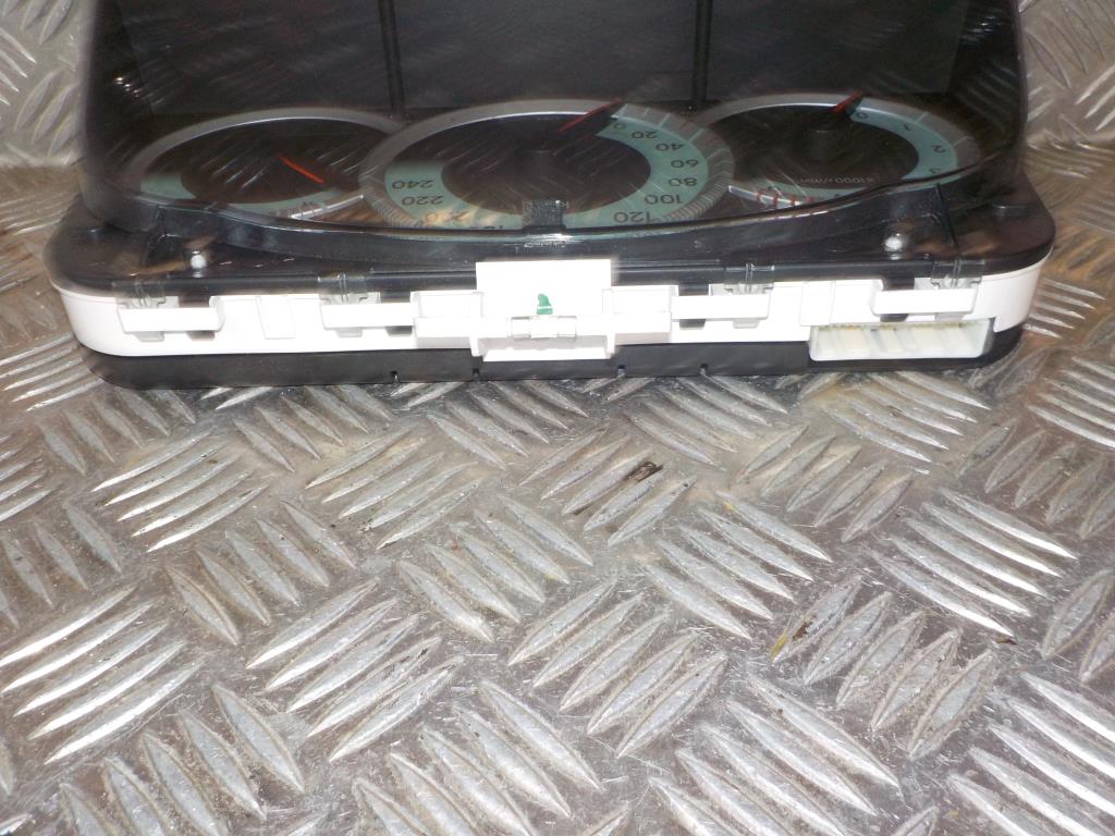 Toyota Corolla Verso Speedometer - Instrument Med OEM Nr. 838000F092 Fra Toyota Ophugger