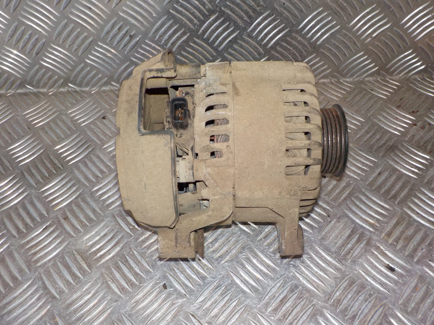 Ford Transit Connect Generator Med OEM Nr. 1857697 Fra Ford Ophugger