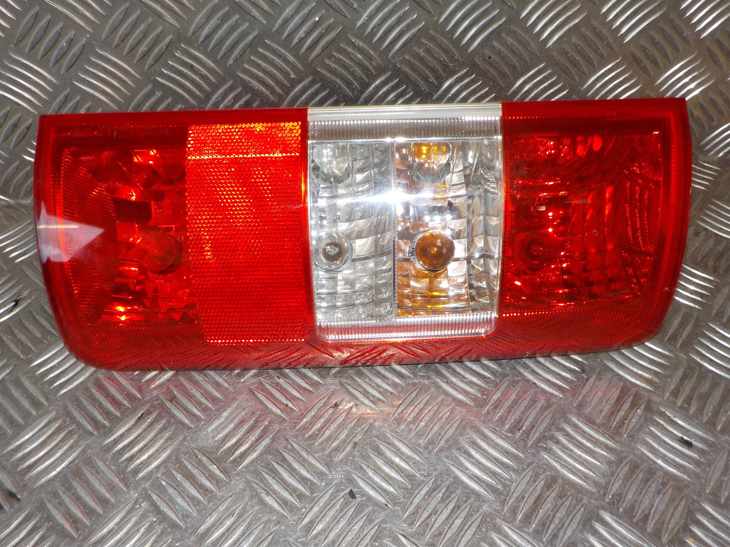 Ford Transit Connect Baglygte Med OEM Nr. 1369221 Fra Ford Ophugger