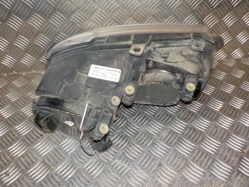 VW Caddy 2K Forlygte Med OEM Nr. 2K0941005D Fra VW Ophugger