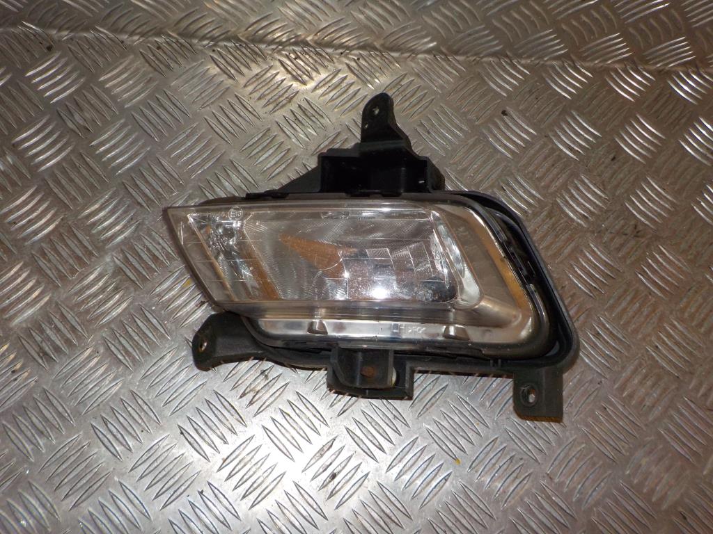 Kia Ceed Tågelygte For Med OEM Nr. 922011H070 Fra Kia Ophugger