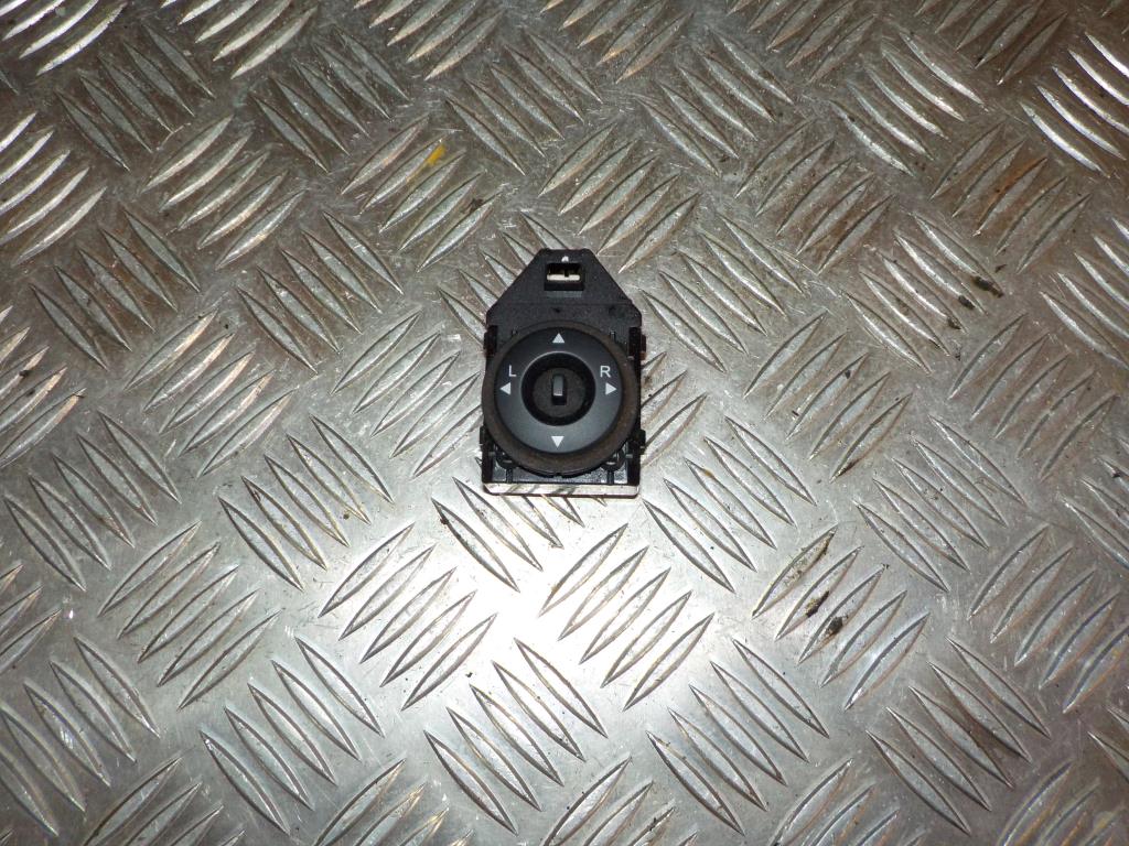 Kia Ceed Kontakt Sidespejl Med OEM Nr. 935601H000 Fra Kia Ophugger