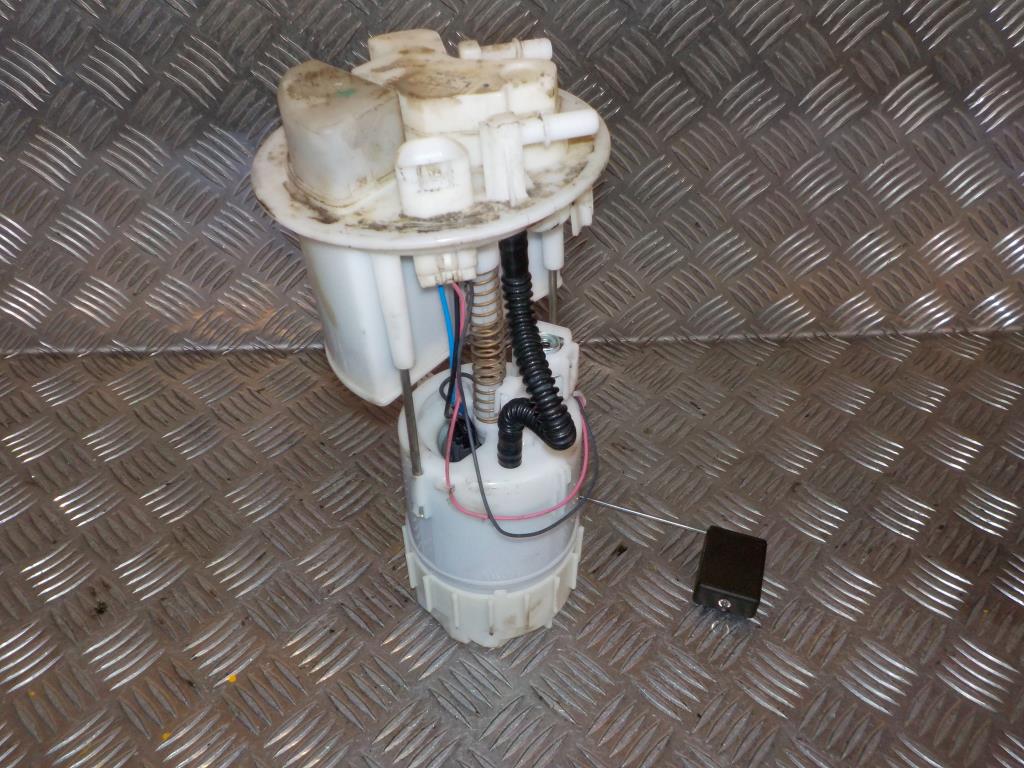 Toyota Aygo Benz/Brændstofpumpe El Med OEM Nr. 772400H010 Fra Toyota Ophugger