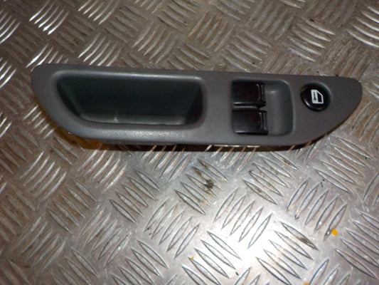 Suzuki Wagon R Kontakt Rudehejs Med OEM Nr. 3799083E11T01 Fra Suzuki Ophugger