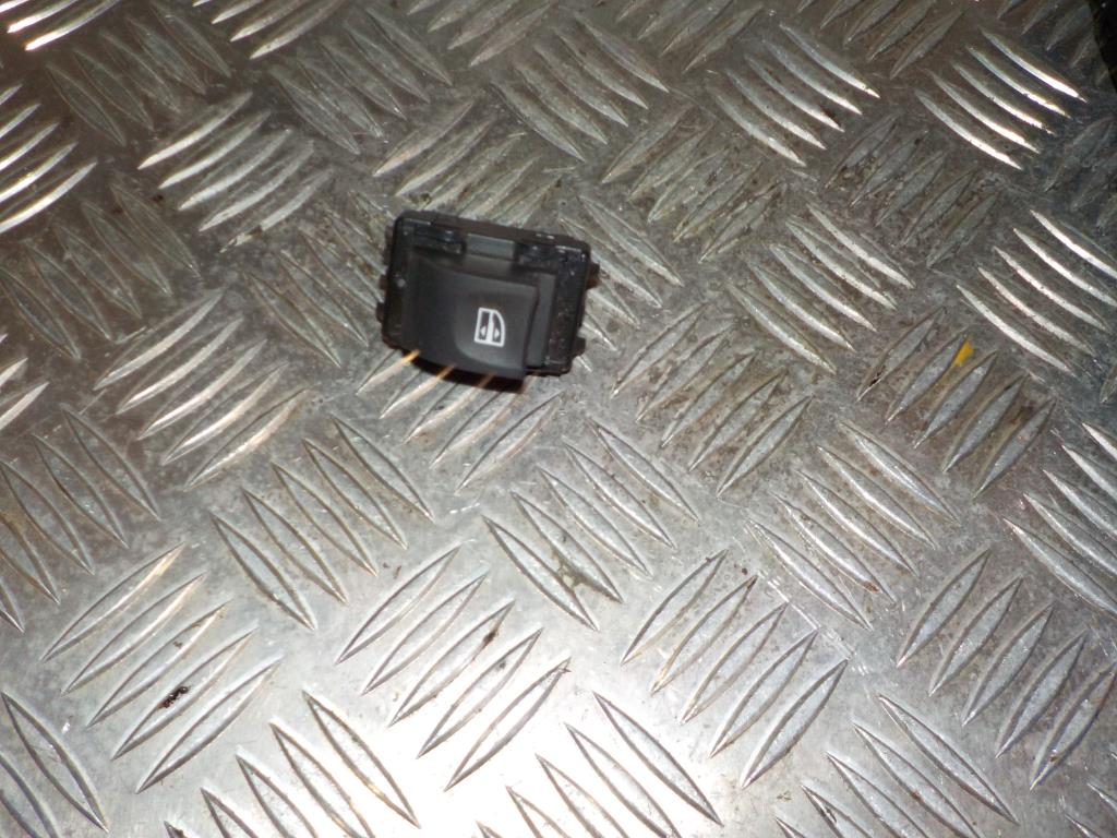 Renault Megane 3 Kontakt Rudehejs Med OEM Nr. 809600018R Fra Renault Ophugger