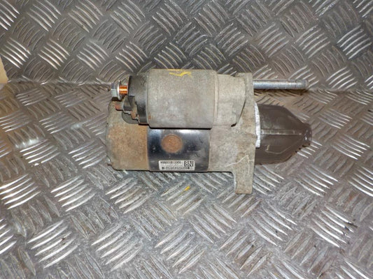 Suzuki Swift Starter Med OEM Nr. 3110086G00 Fra Suzuki Ophugger