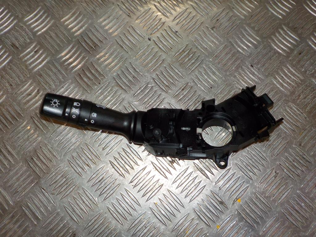 Kia Rio Ub Kontakt Blink Med OEM Nr. 934102V520 Fra Kia Ophugger